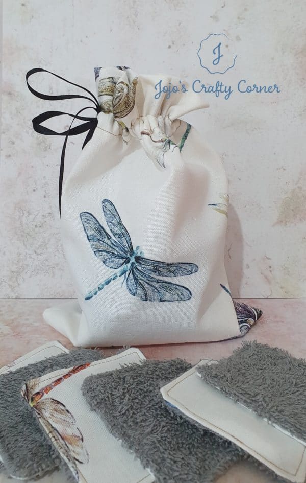 Reusable facial cleansing pads with drawstring bag - main product image