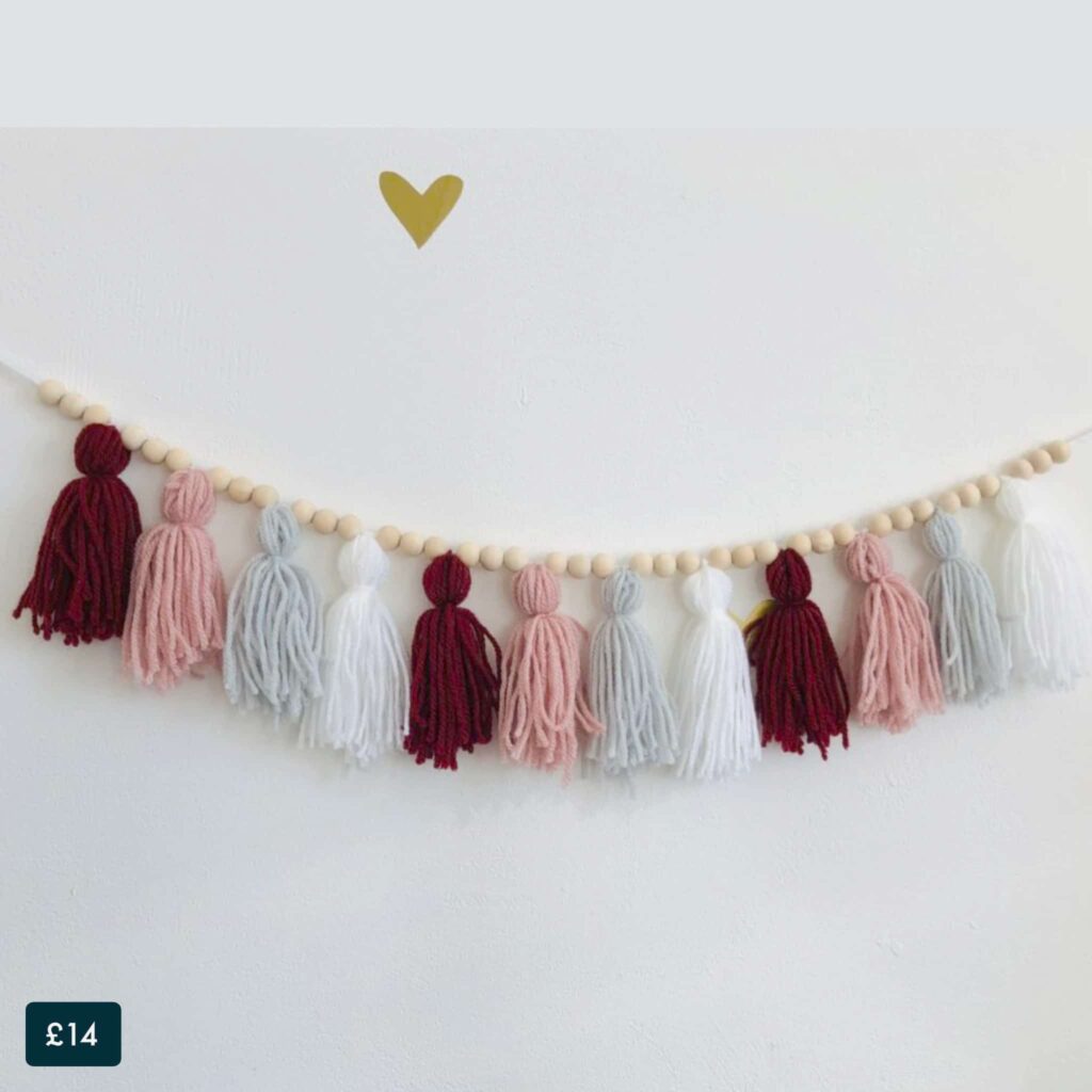 Boho tassel garland (pinks)