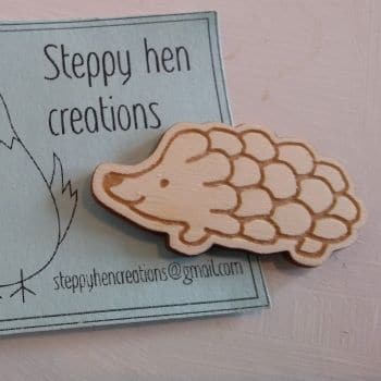 Wooden hedgehog brooch or fridge magnet | Laser engraved original design - product image 5