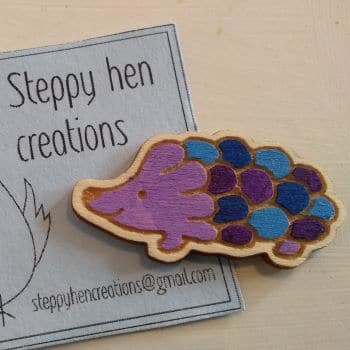 Wooden hedgehog brooch or fridge magnet | Laser engraved original design - product image 4