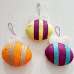 Felt Bee hanging decoration (a)