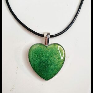 Resin necklace: placeholder image (loading)