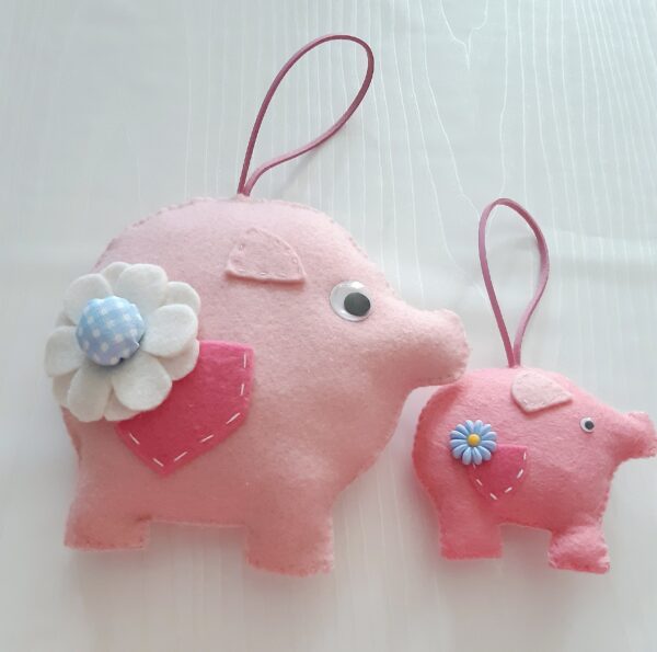 Felt Momma pig and baby pig. - main product image