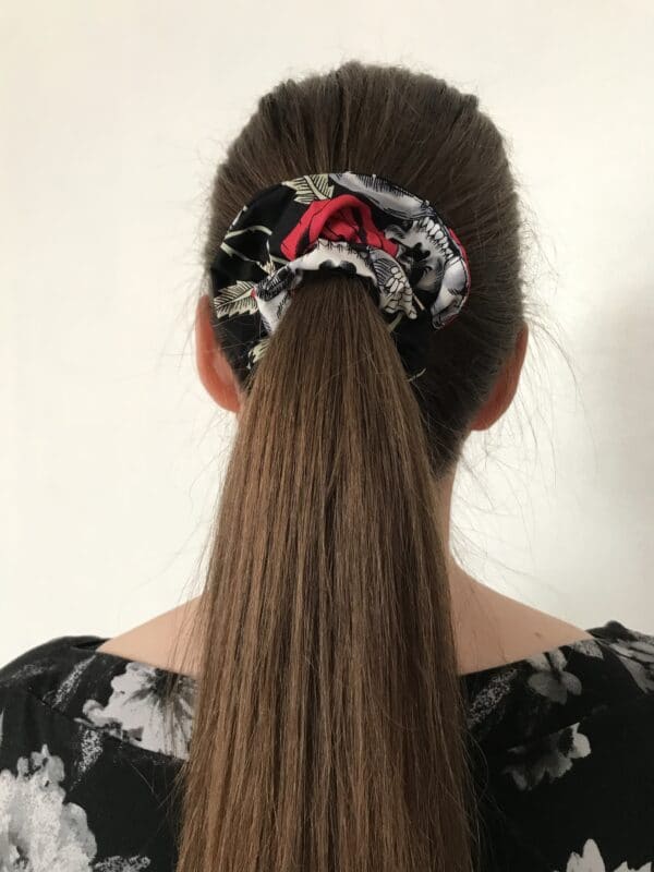 Skull scrunchies - main product image