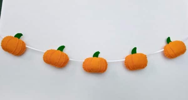 Pumpkin garland - main product image