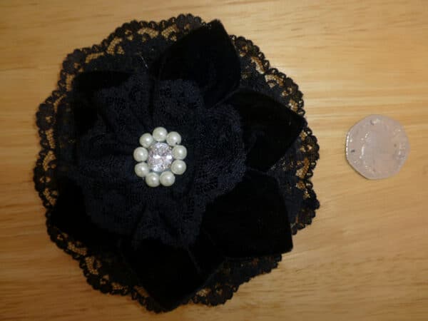 Black lace and velvet hair clip - main product image