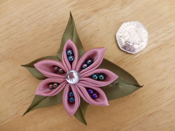 Flower hair clip – kansashi style pink - main product image