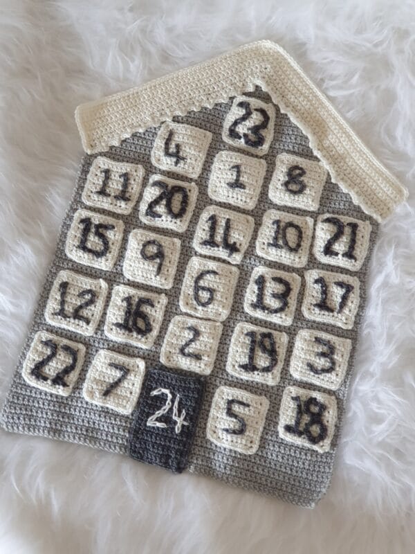 Crochet house advent calendar with pockets - main product image