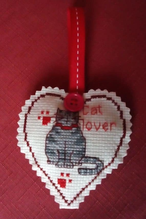 Cat Lover Hanging Heart Pocket Hug – Cross Stitch in Grey & Red - product image 2