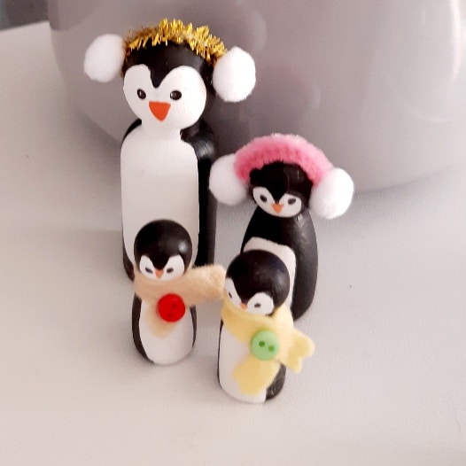 Penguin peg doll family Christmas ornaments. - main product image