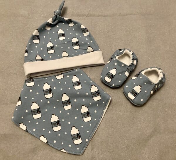 Baby gift set blue milk bottles - main product image