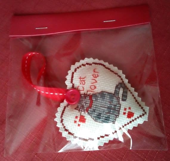 Cat Lover Hanging Heart Pocket Hug – Cross Stitch in Grey & Red - product image 4