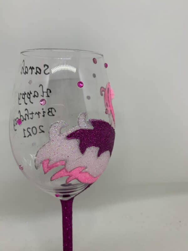 Flamingo design glitter wine glass - product image 3