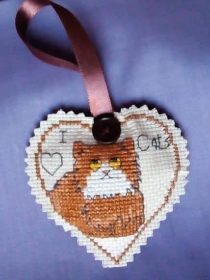 Heart Hugger Cat Cross Stitch Pattern