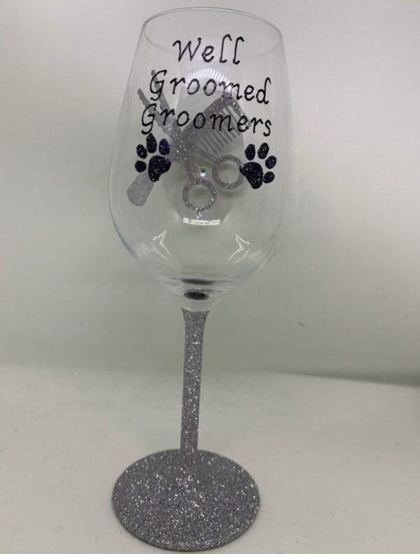 Hairdresser gift/barber gift/dog groomer gift. Scissor and comb glitter wine glass - product image 5