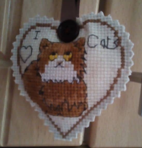 I Love Cats Hanging Heart Pocket Hug – Cross Stitch – Great for Cat Lover - main product image