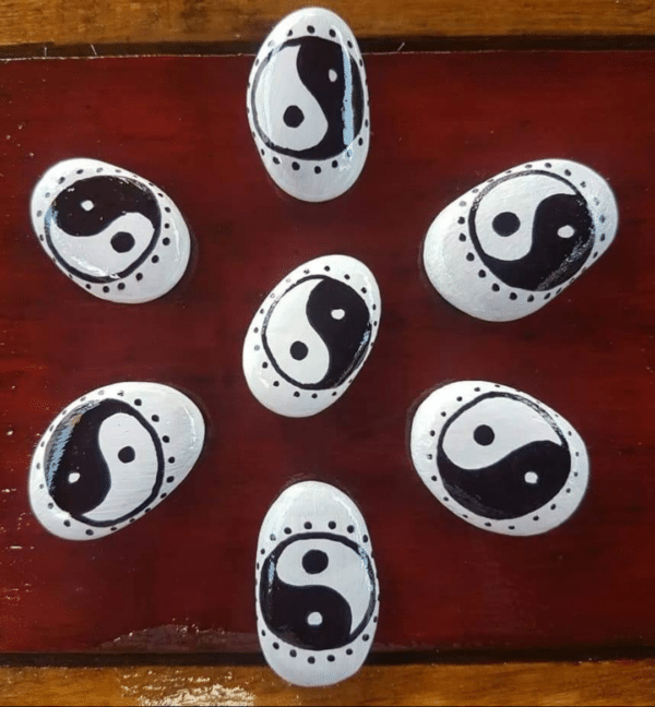 Hand painted pebbles- Yin yang - main product image