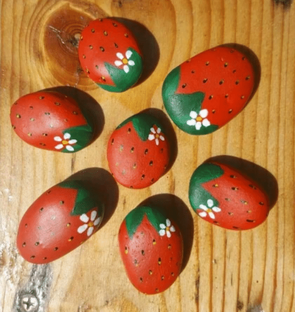 Hand painted pebbles – Strawberries - main product image