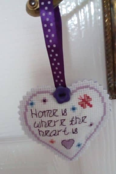 Home Is Where The Heart Is, Hanging Heart, Pocket Hug – Lilac - product image 3