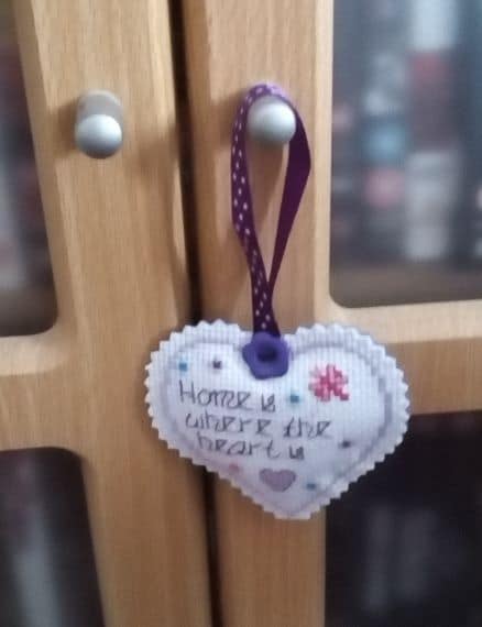 Home Is Where The Heart Is, Hanging Heart, Pocket Hug – Lilac - product image 4