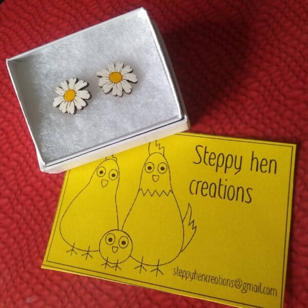 Spring daisy earrings | Hand painted flowers - product image 3