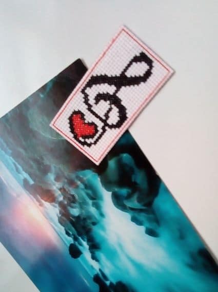 Treble Clef & Heart Music Themed Fridge Magnet - product image 2