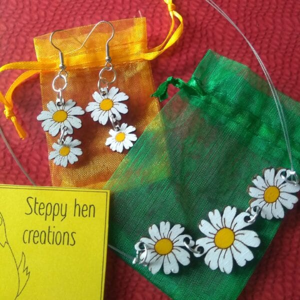 Daisy chain jewellery set | Summer flower earrings and necklace - main product image