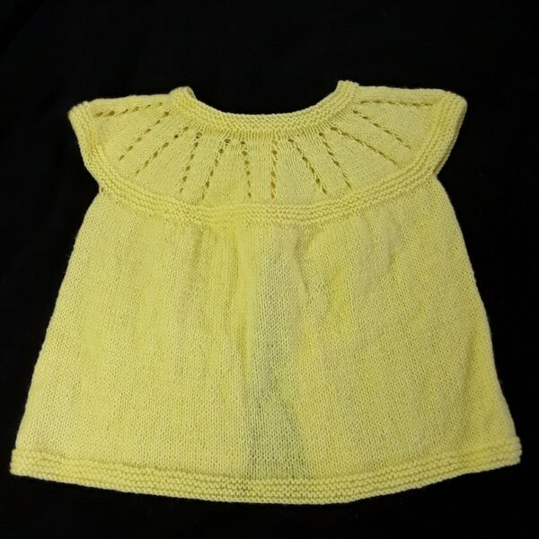 Girls sleeveless cardigan hand knitted in yellow – 4 – 5 years - product image 5