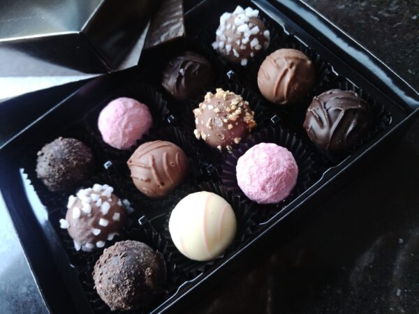 Assorted Luxury English Chocolates + Alcohol (ALECA) - main product image