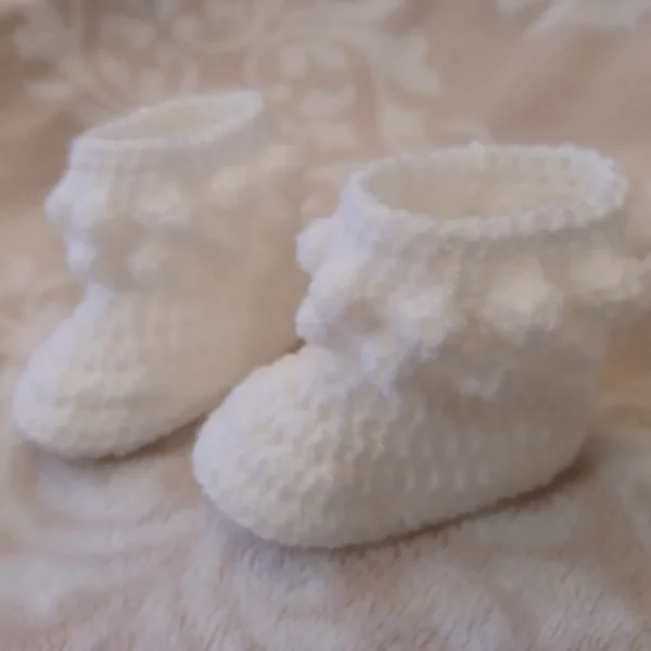 0-3month bobble booties and mittens set - product image 2