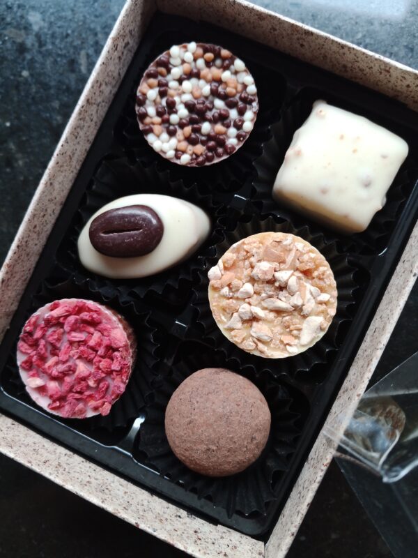 Assorted Luxury English Chocolates – No Alcohol (ALECNA1) - product image 5