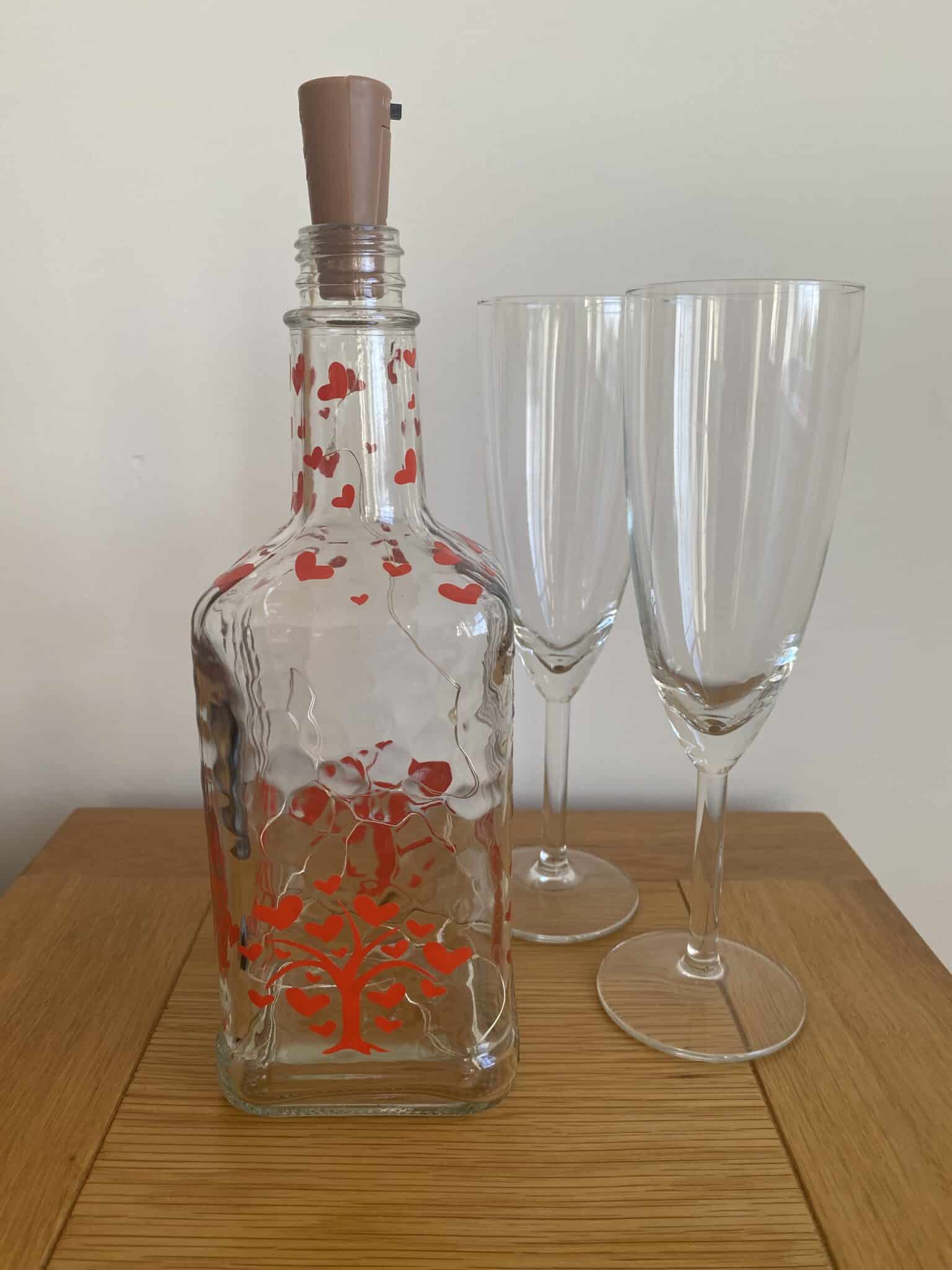 Light Up Bottle – Red Heart Design - main product image