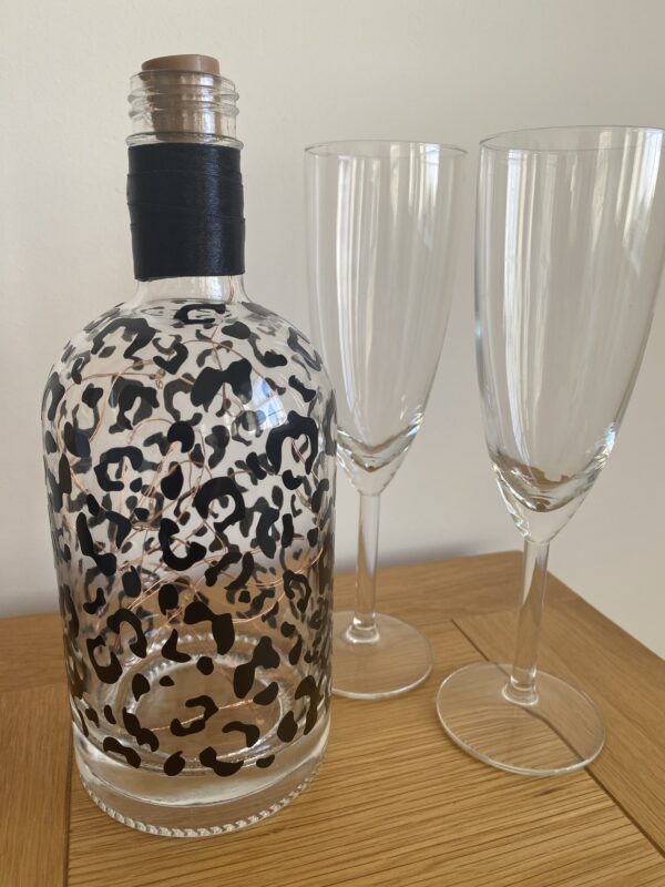 Light Up Bottle – Leopard print design - product image 3