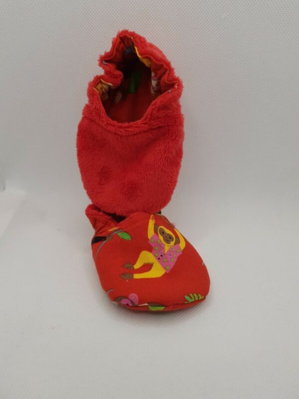 Baby crib shoes ‘Monkin’ Around’ (red) (0-6 months 10.5cm /UK size 0/EU size 15-16) - product image 2