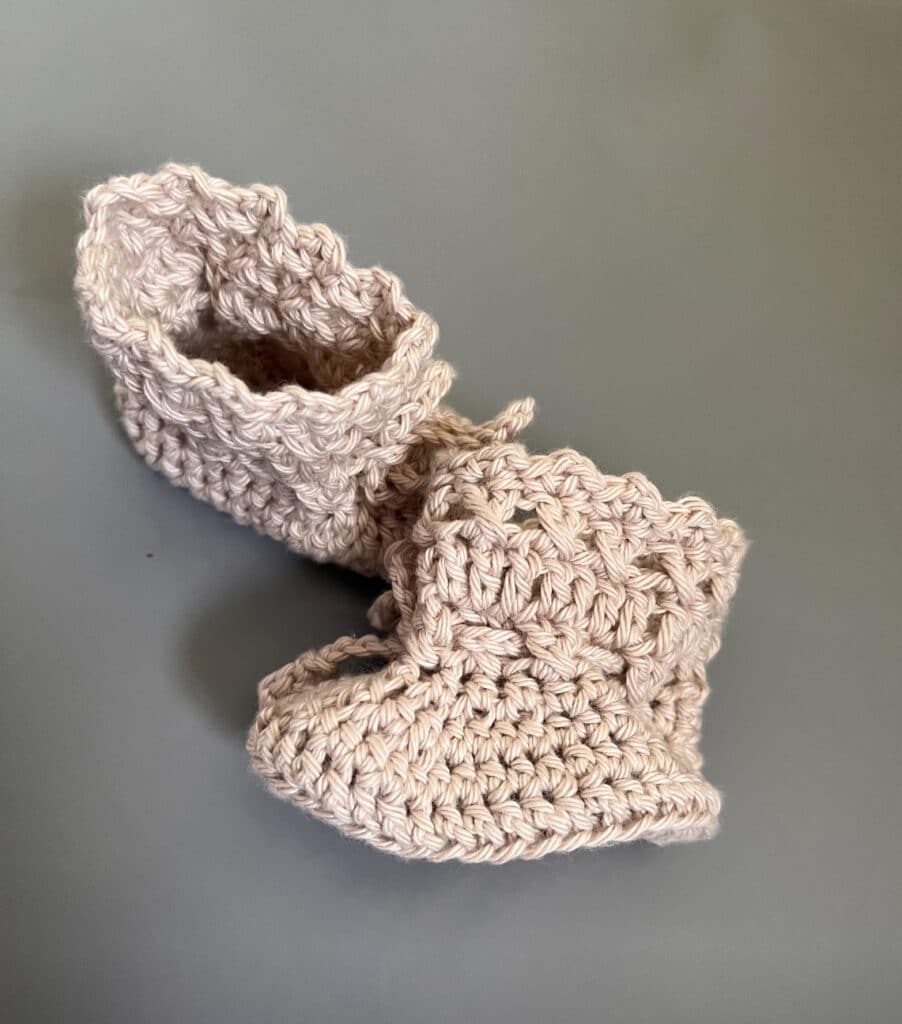 Hand crocheted baby bonnet, mittens and booties set, baby gift, baby shower, gender reveal…