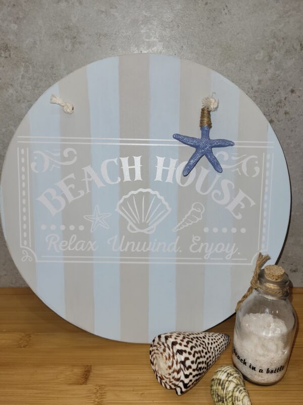 Indoor Round Wooden Door Sign – Beach Hut - main product image