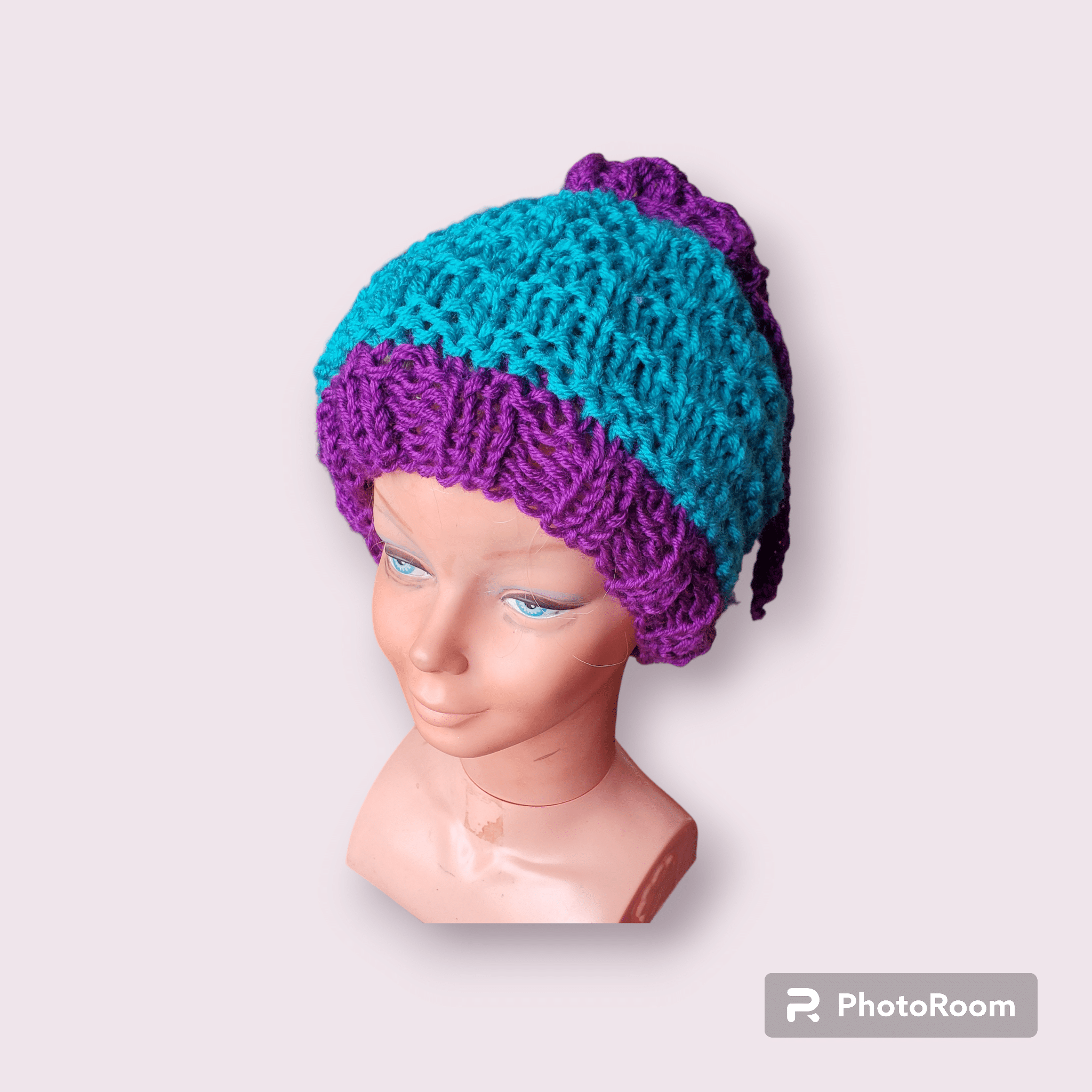 2-in-1 messy bun hats - main product image