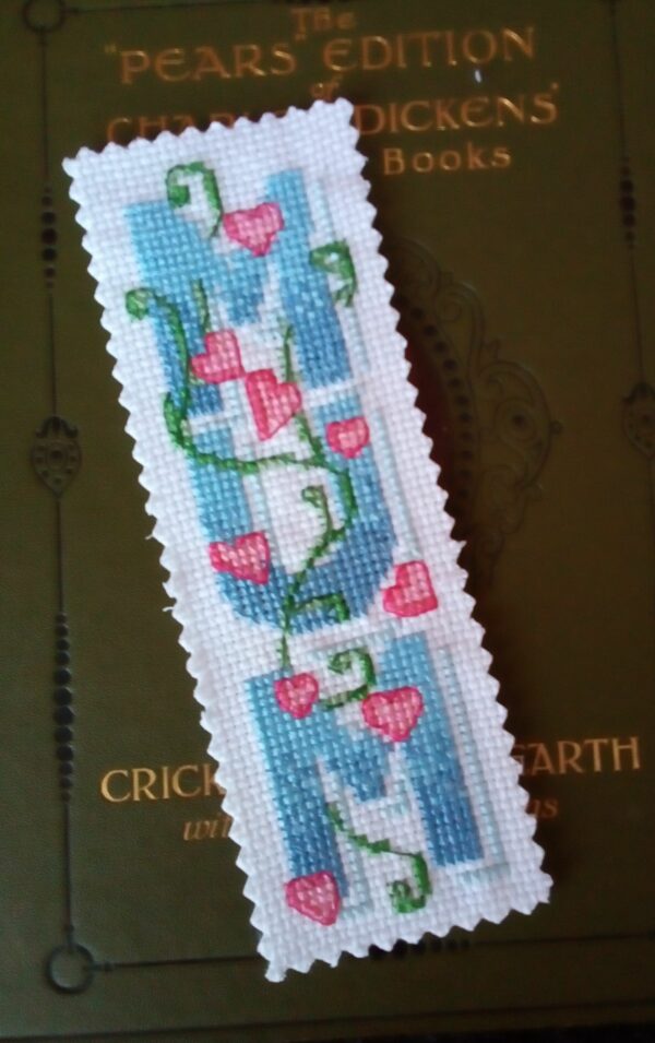 Mum with Ivy Hearts Bookmark, Book Lover Gift, Mum Gift – Blue - product image 3