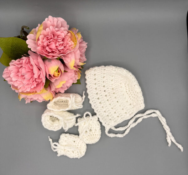 Hand crocheted baby set, BabyGift, Baby Shower, Gender Reveal Gift - product image 2