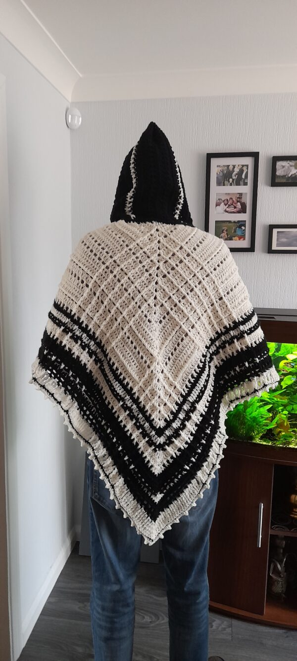 Hooded shawl - product image 3