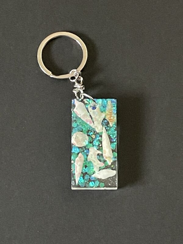 Handmade resin key ring - main product image