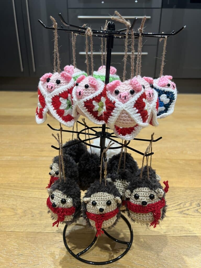 Crocheted Christmas tree hanging decoration – pig in blanket
