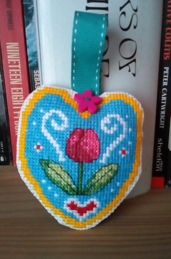 Folk Art Heart, Tulip Heart, Flower Heart, Pocket Hug, Hanging Heart, Flower Gift – Pink Tulip - main product image