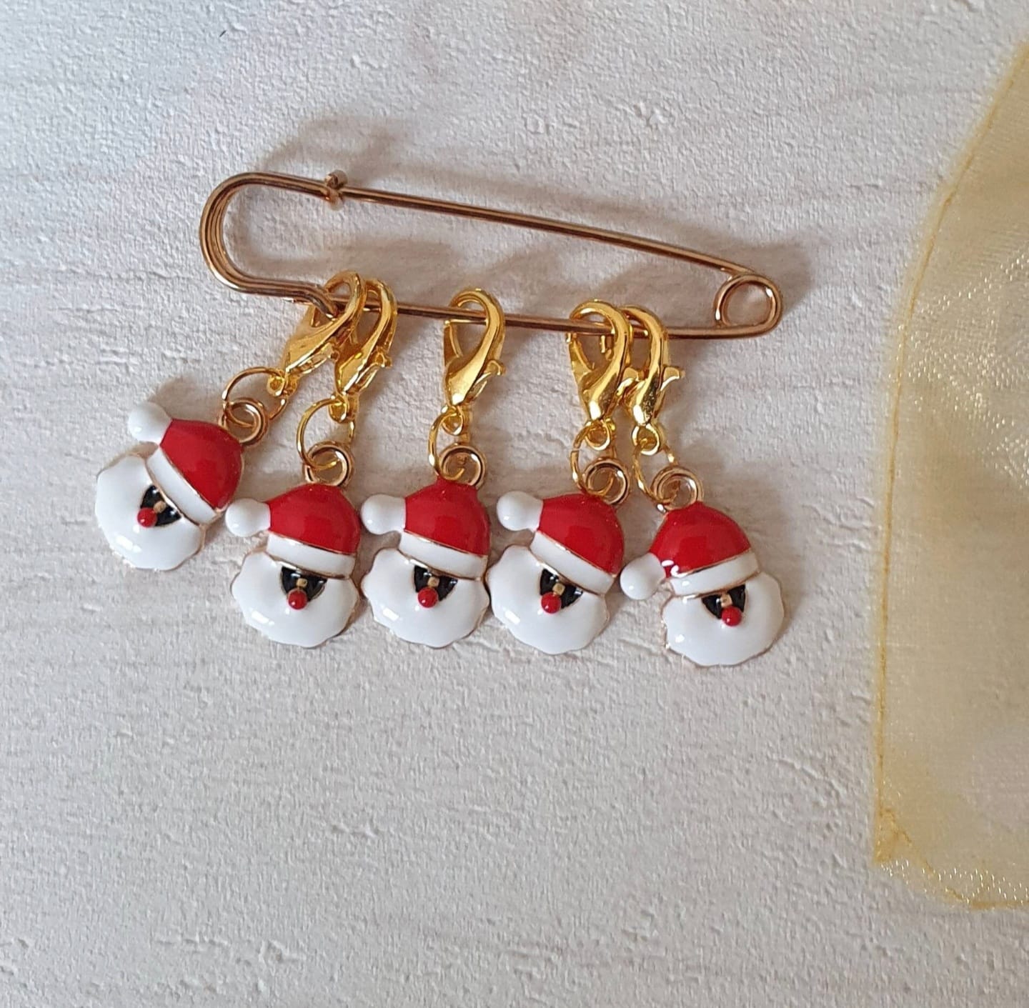 Stitch markers . Set of 5 enamelled santa knitting / crochet stitch markers . Progress markers - main product image