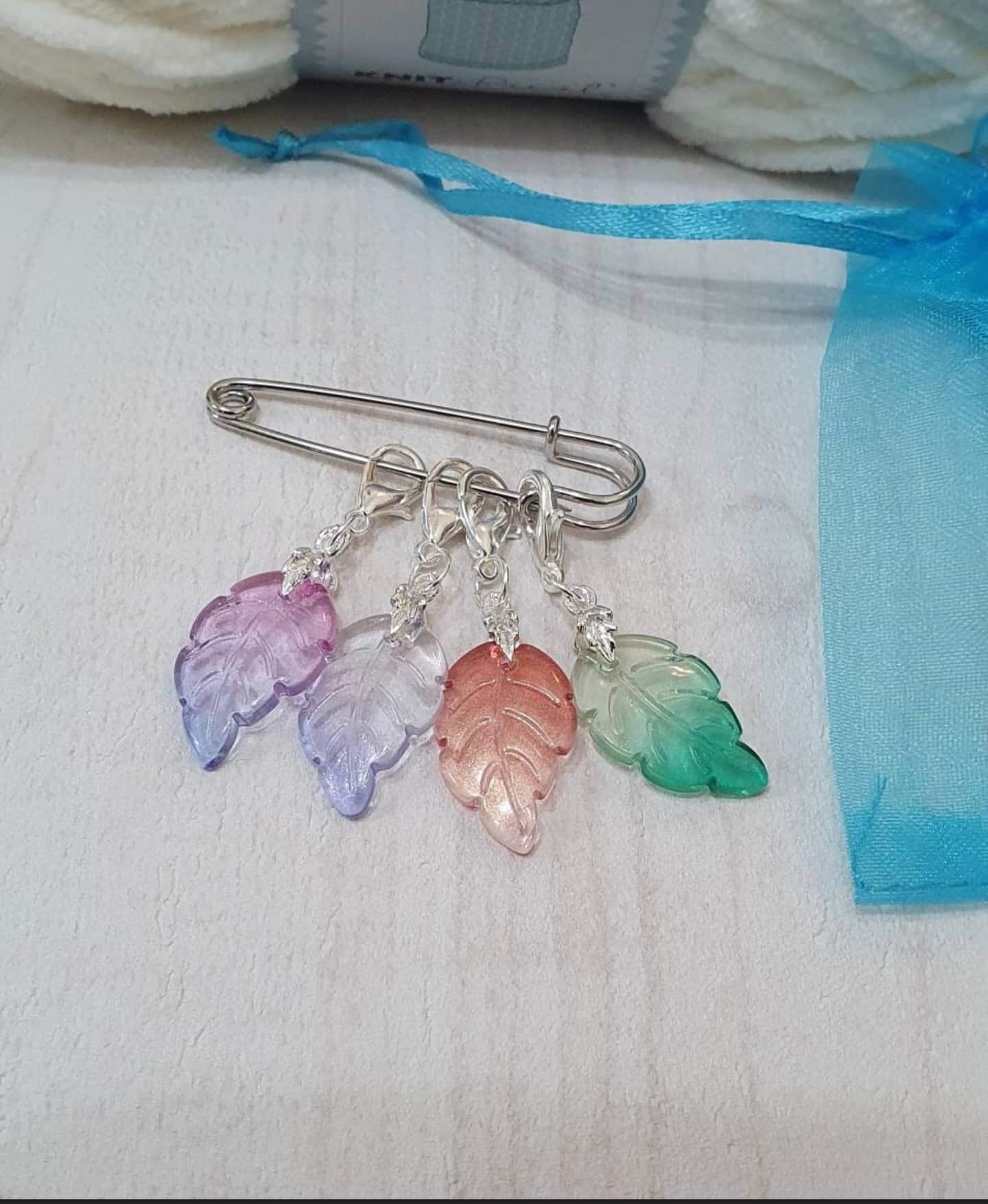 Stitch markers . Set of 4 pretty leaf knitting / crochet stitch markers . Progress markers - main product image