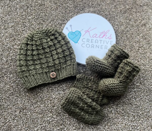 Hoodie, Hat, Mitts & Booties - product image 4