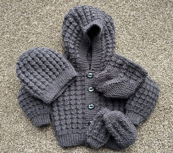 Hoodie, Hat, Mitts & Booties - product image 3