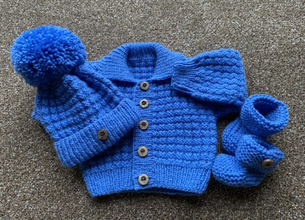 Hand knitted baby cardigan, hat and booties - product image 3