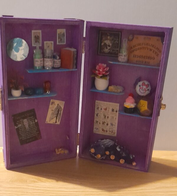 Large witch/fairy box - product image 3