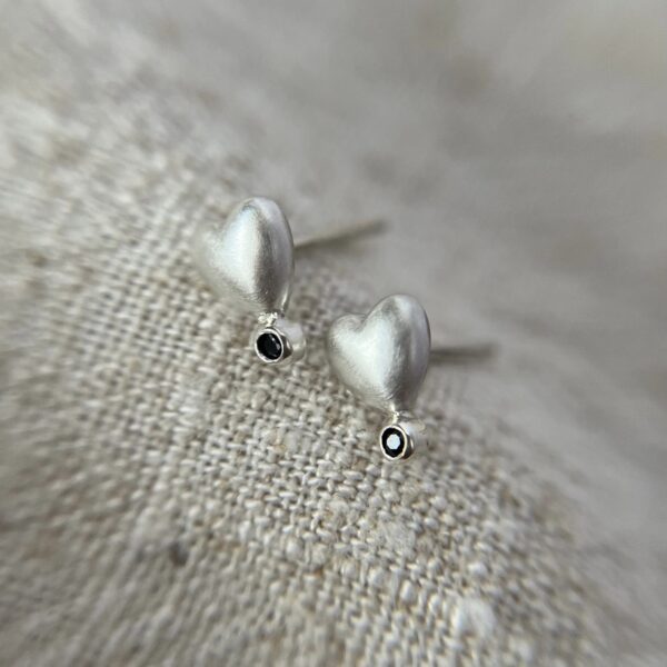 Sterling silver heart shape ear stud with natural black sapphire - product image 2